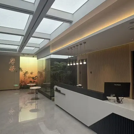 Moke E-Sports Hotel (Central Business District Pedestrian Street)