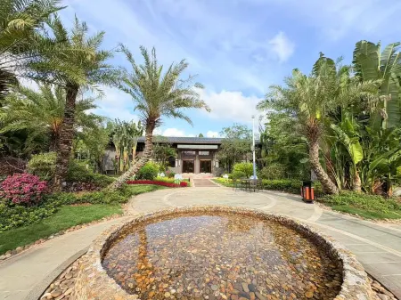 Yangxi Binhai Saline Water Mine Hot Spring Hotel