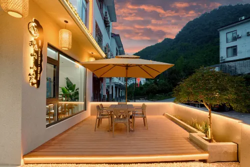 Mountain View Lodge · deram Scenic Designer Holiday Retreat (Sanqing Mountain Scenic Area Branch) - 3 stjerner
