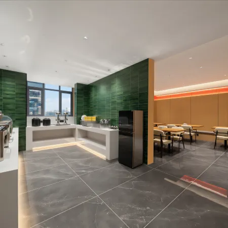 Platinum International Hotel (Liyang Economic Development Zone Lens Technology Park Branch)