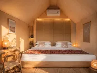 Zhongwei Tengoll · KK Qiongjing · Tengger Desert Luxury Stargazing Homestay Collection - balcony