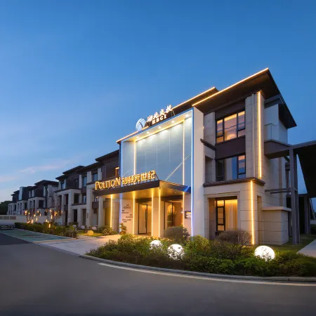Poltton Century hotel
