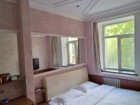 哈尔滨金色萝林时尚宾馆 - 温馨大床房