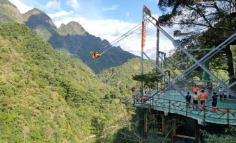 Sanqingshan Jinshawan Holiday Inn (East Jinsha Cableway)