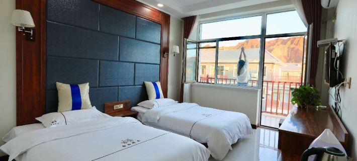 Congcong Nanian Yiqingchun Hotel Hotels in Linze