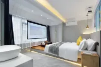 Changsha Yuemu Xingchen Homestay (Changsha Wu Yi Square IFS Guojin Center) - جاكوزي