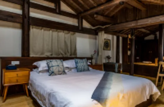 Songyang Ming and Qing Ancient Street Two Rooms B&B