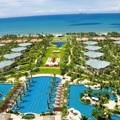 Howard Johnson Resort Sanya Bay Hotels near Yemeng Gallery