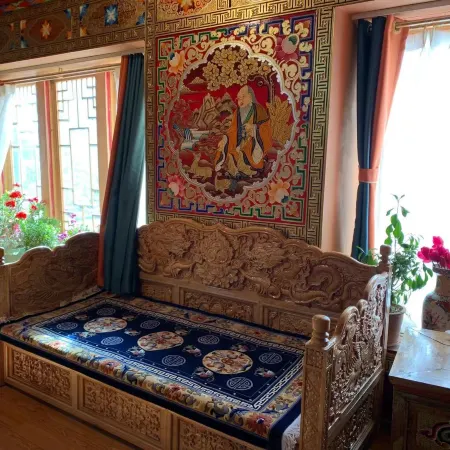 Litang Railway Station Gesang Meduo Homestay