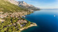 Bluesun Hotel Soline Hotels near Punta Rata Beach
