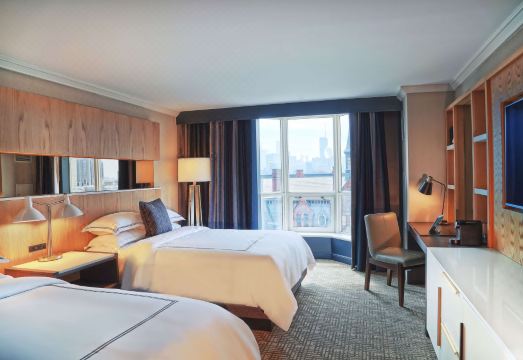 소네스타 호텔 수영장