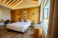 Elan Hotel - balcony