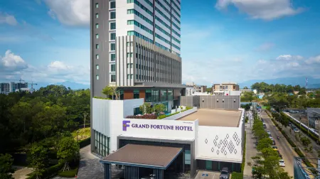 Grand Fortune Hotel Nakhon Si Thammarat Отели в г. Накхонситхаммарат
