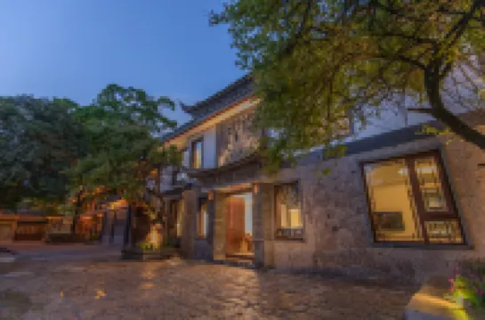 Lijiang Yixin Famous Products Inn (Dashuiche Branch)