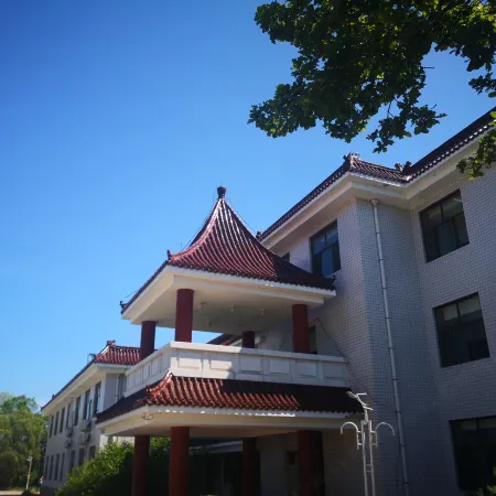 Mishan Hujing Garden Hotel
