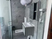 Yichun Meet College Hotel