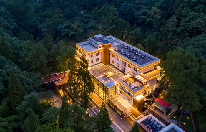 Pengzhou Chanyi Danjing Resort Hotel