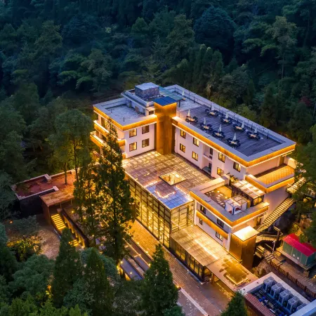 Pengzhou Chanyi Danjing Resort Hotel