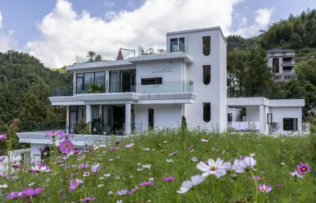 Ryan sunrise Valley B & B Отели рядом с достопримечательностью «Huayan National Forest Park»