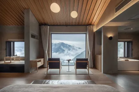 Stray Birds Hotel Отели в г. Сунян