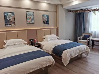 Huayue Hotel Gongshan Hotels near Minzu Culture Tourism Square