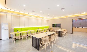 Home Inn Huaxuan Smart Travel Hotel (Anqing Yingjiangsi Renmin Road Pedestrian Street)