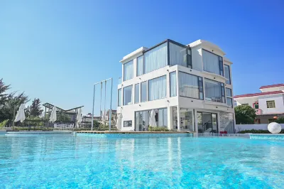 Sanya Quanli Quanwai Hotels near Bitou Cape
