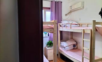 Nvshen Zhijia Hostel (Wuhan Optics Valley Pedestrian Street)