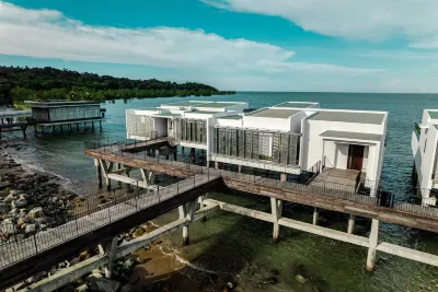 Cove 55 Hotels in 