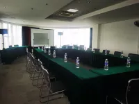 Motel 168 (Fuyang Railway Station)