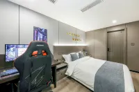 Chaodian E-Sports Hotel (Chongqing North Railway Station Longtousi Park Metro Station)