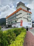 Maple Lodge Hotels near 長德文教館
