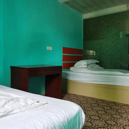 Green Apple Fashion Hotel