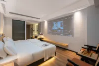 XCSW hotel & club