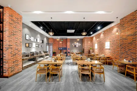 James Joyce Coffetel (Pedestrian Street store of Mudanjiang railway station