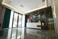 Fengsheng Yueya Hotel (Xinfeng Xihe North Road)