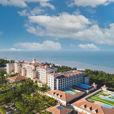 Hilton Haikou Meilan Hotels near Hainan Institute of Science & Technology
