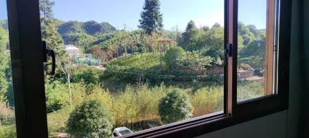 Southern Sichuan Bamboo Sea Colorfulsunshin · Wanshunhao Hotel Отели рядом с достопримечательностью «Emerald Gallery»