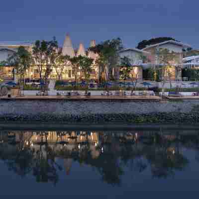 Sala Bang Pa-IN Hotel Exterior