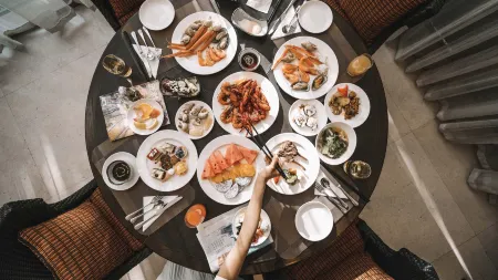 Shangri-La Hotel, Lhasa