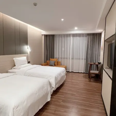 Hengyue Hotel (Lechang RT-Mart)