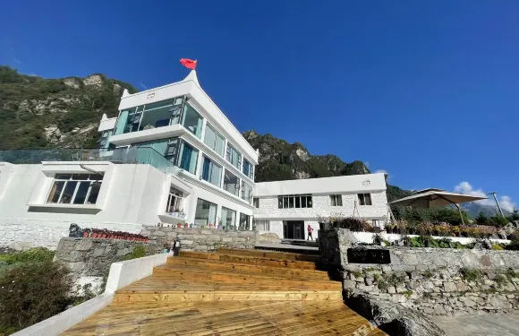 四姑娘山向往的民宿（雙橋溝景區店）