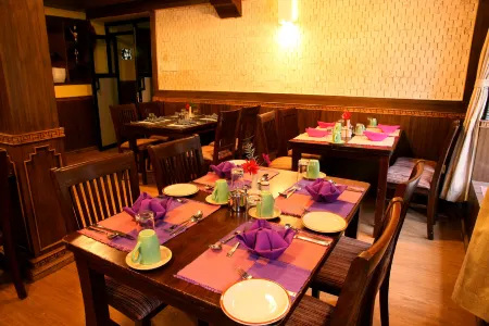 Mountain Lodges of Nepal - Monjo Отели в г. Солукхумбу