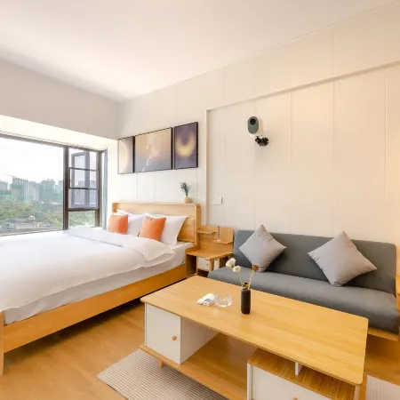 My House Apartment (Chengdu Station Zoo Branch)