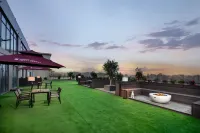 Ramada Encore Hotel (Changan) Hotels near Weiyuan Park