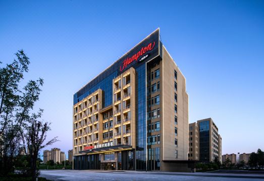 햄튼 바이 힐튼 시설