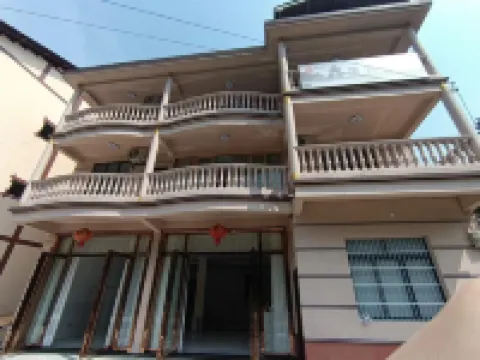 Xinyuan Homestay (Underground Fissure Scenic Area)