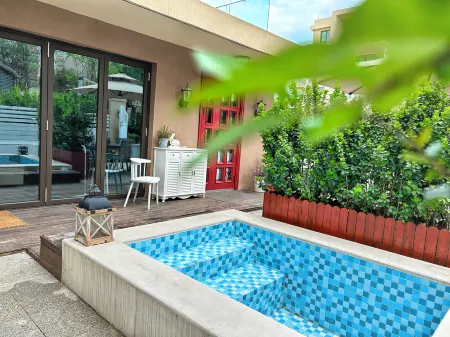 Youth Tour Hot Spring Resort Villa