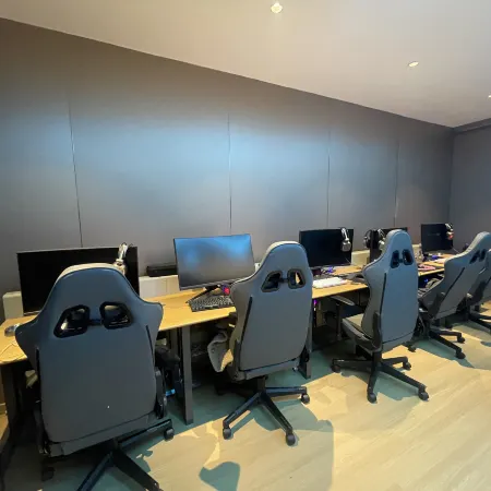 iwan E-sports Hotel
