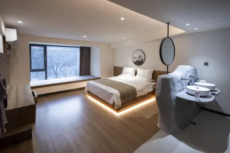 Wutai Mountain Hemlock Forest Homestay Отели рядом с достопримечательностью «Dabai Tower»